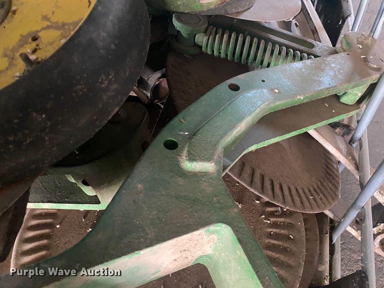 image for item DL1302 Planter row units