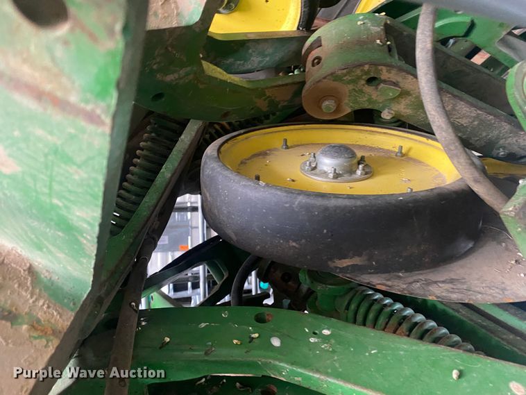 image for item DL1302 Planter row units