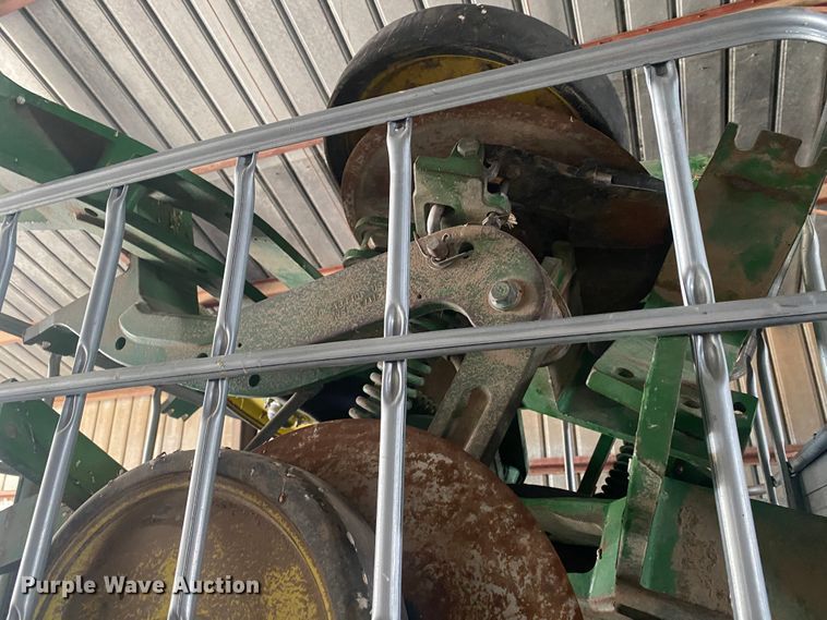 image for item DL1302 Planter row units