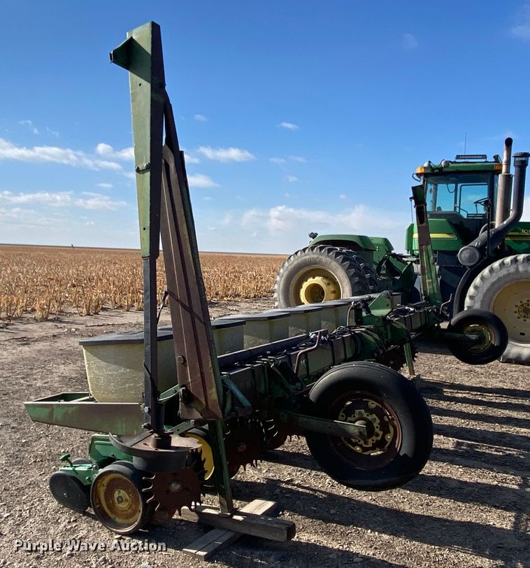 image for item DL1308 John Deere P7100  planter