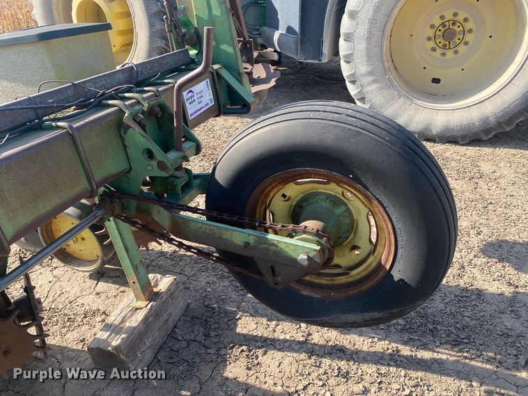 image for item DL1308 John Deere P7100  planter