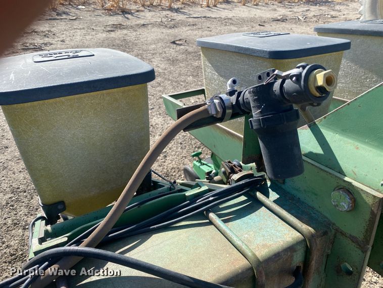 image for item DL1308 John Deere P7100  planter