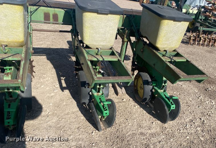 image for item DL1308 John Deere P7100  planter