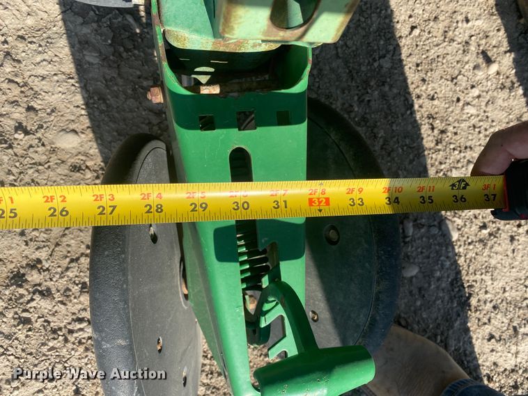 image for item DL1308 John Deere P7100  planter