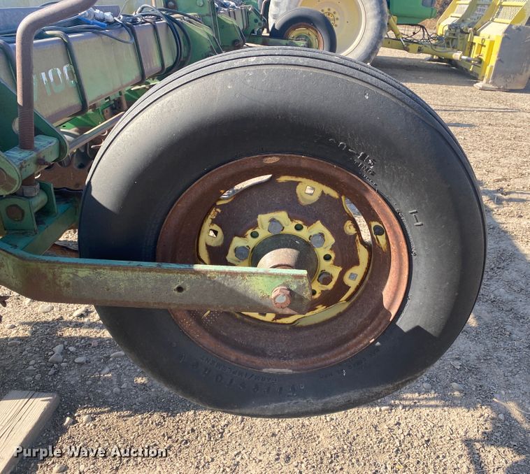 image for item DL1308 John Deere P7100  planter