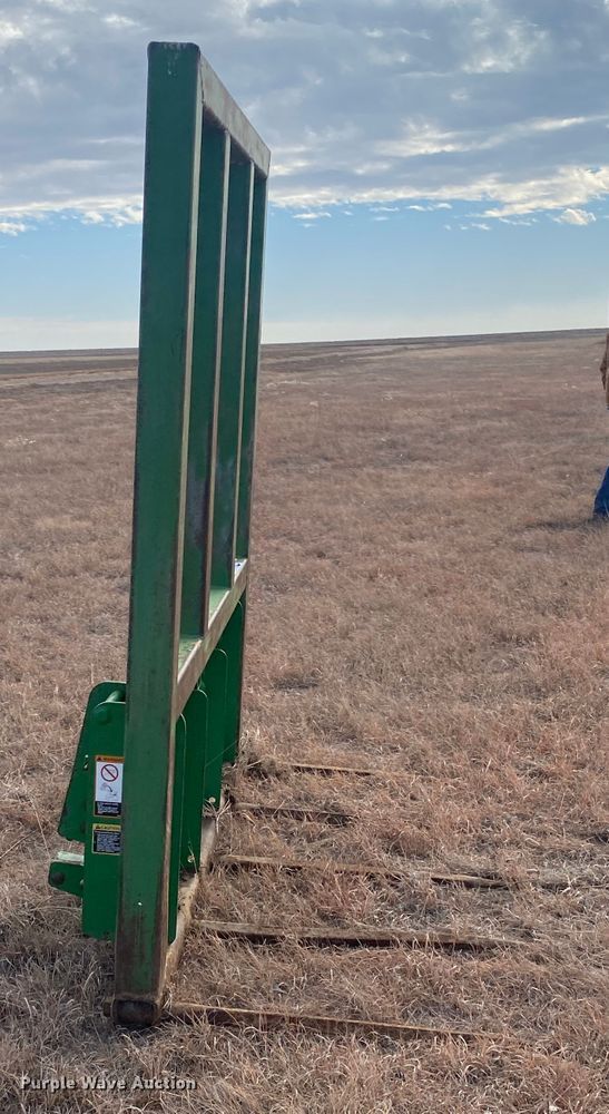 image for item DL1311 34"L bale spear