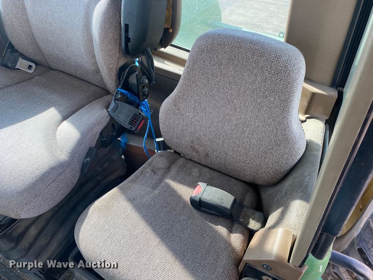 image for item DL1313 2007 John Deere 9220  4WD tractor