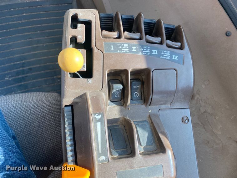 image for item DL1313 2007 John Deere 9220  4WD tractor