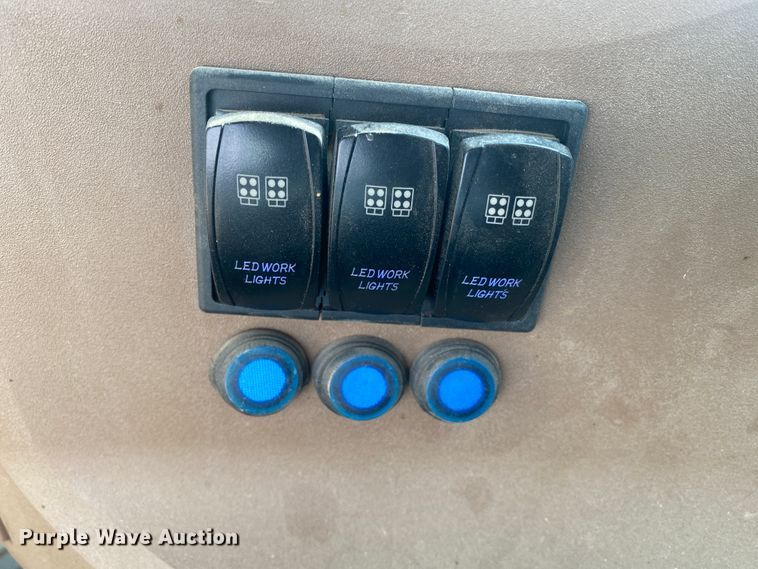 image for item DL1313 2007 John Deere 9220  4WD tractor