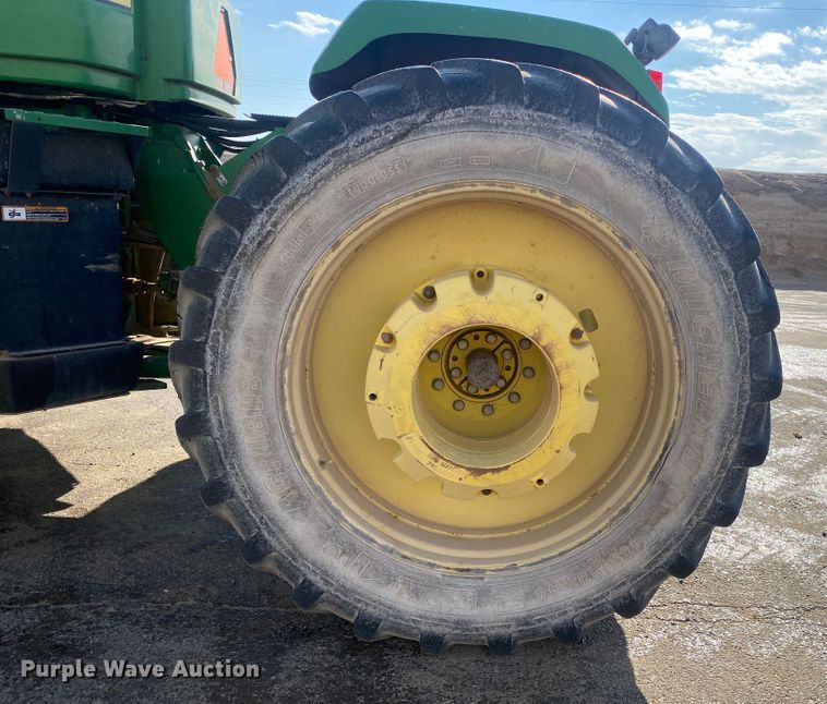 image for item DL1313 2007 John Deere 9220  4WD tractor