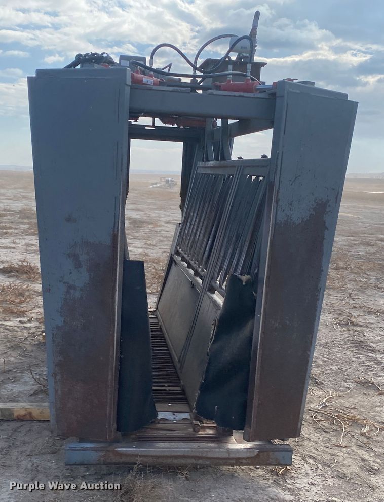 image for item DL1315 Moly  squeeze chute