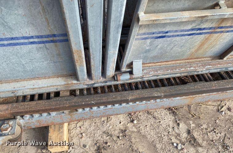 image for item DL1315 Moly  squeeze chute