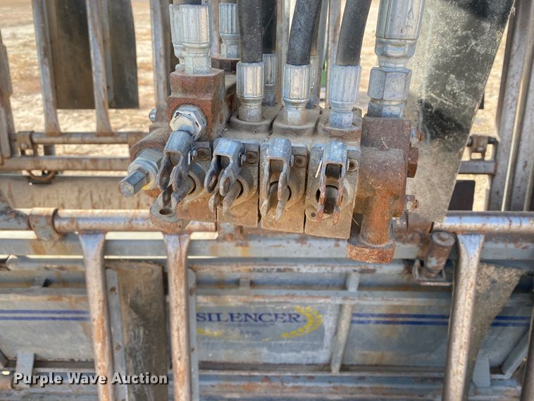 image for item DL1315 Moly  squeeze chute