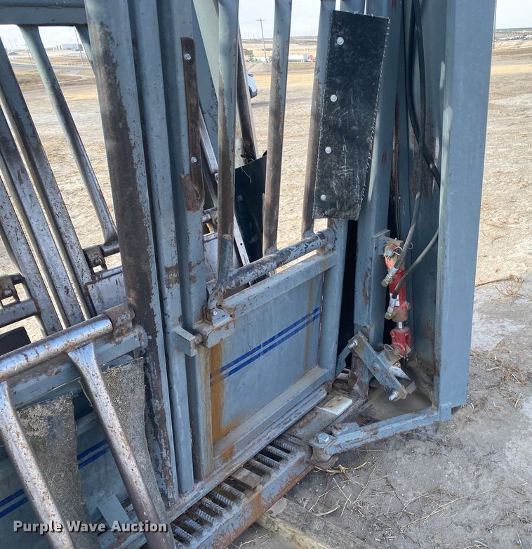 image for item DL1315 Moly  squeeze chute