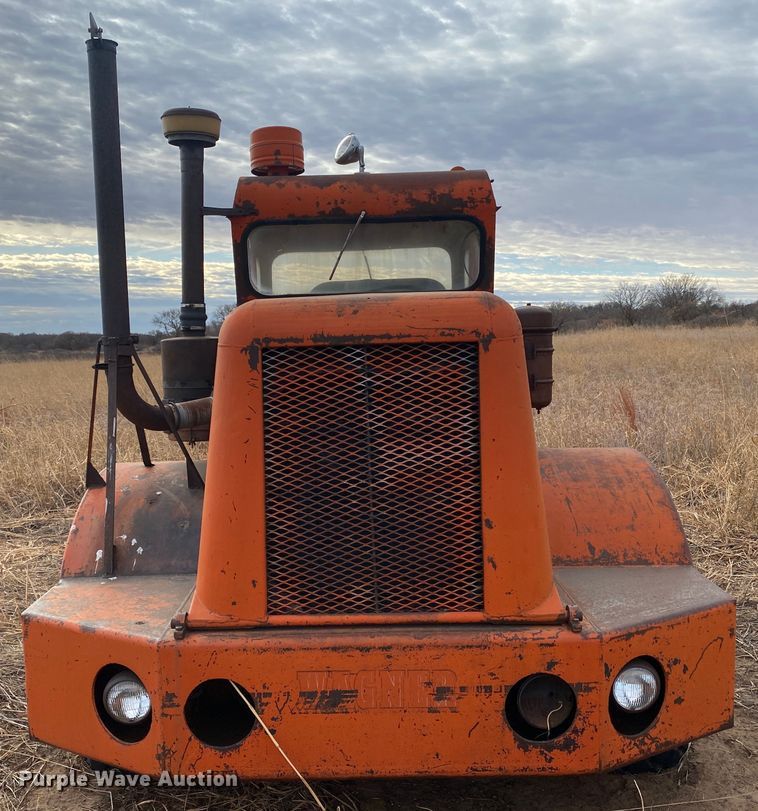 image for item DL1321 Wagner TR9  4WD tractor