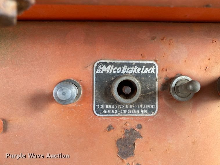 image for item DL1321 Wagner TR9  4WD tractor