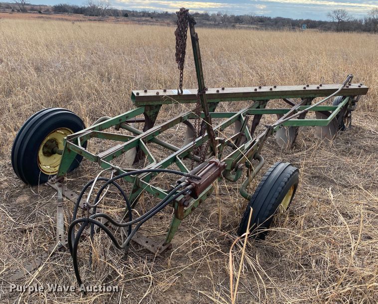 image for item DL1322 John Deere  five bottom plow