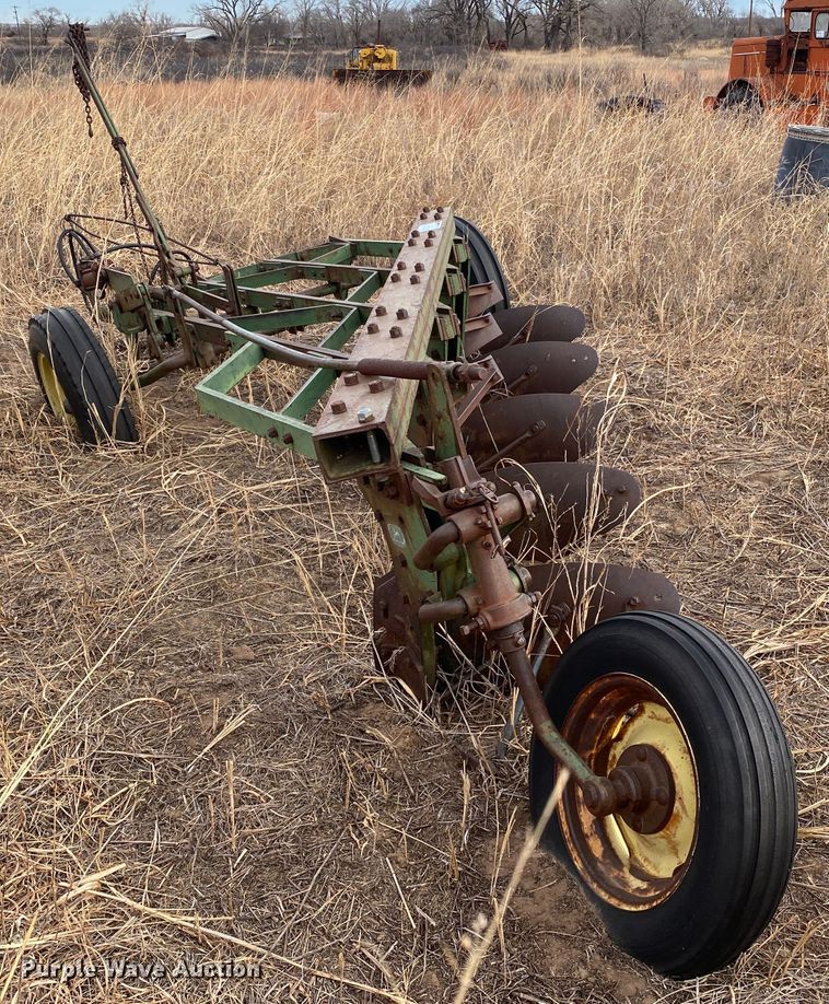 image for item DL1322 John Deere  five bottom plow