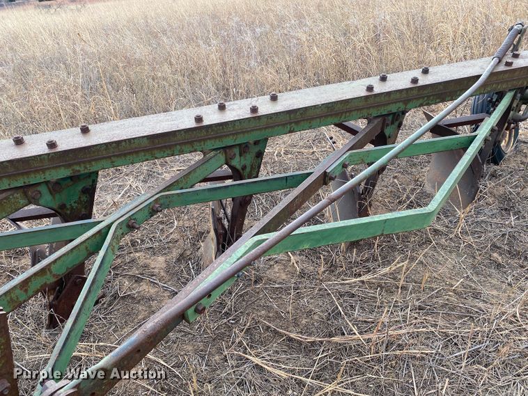 image for item DL1322 John Deere  five bottom plow