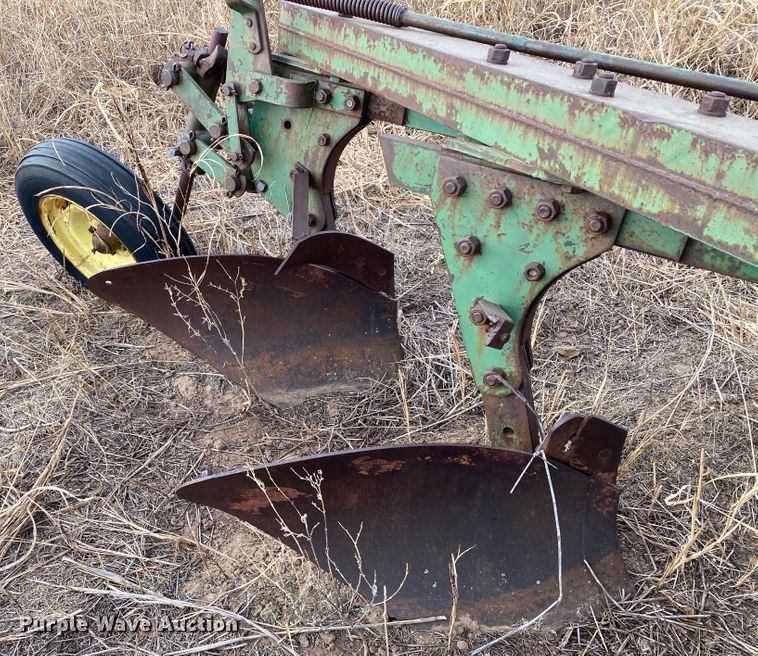 image for item DL1322 John Deere  five bottom plow