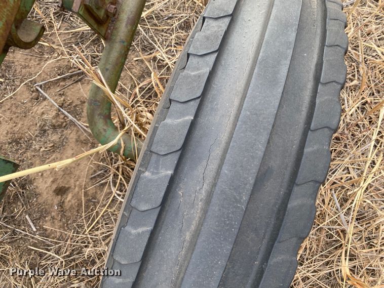 image for item DL1322 John Deere  five bottom plow