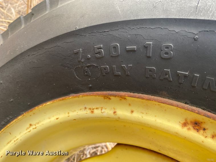 image for item DL1322 John Deere  five bottom plow