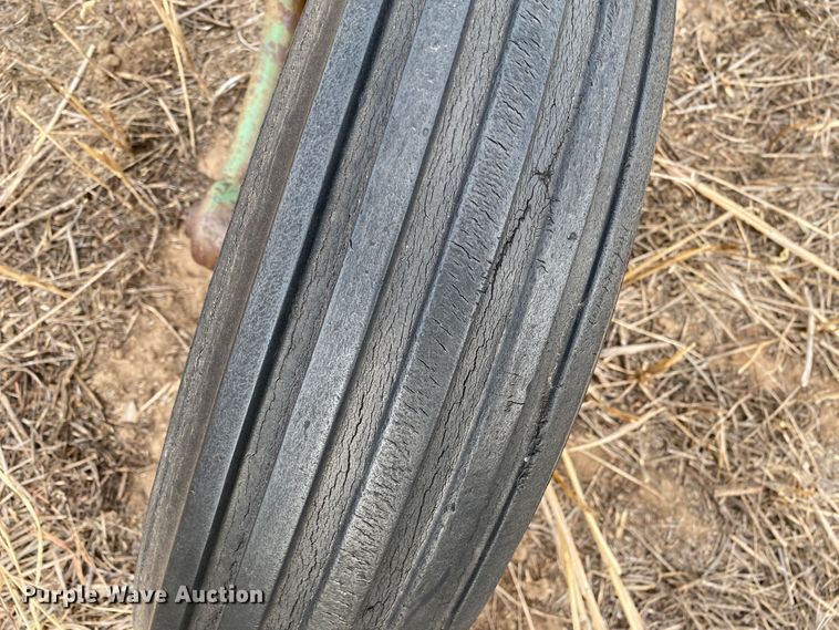 image for item DL1322 John Deere  five bottom plow