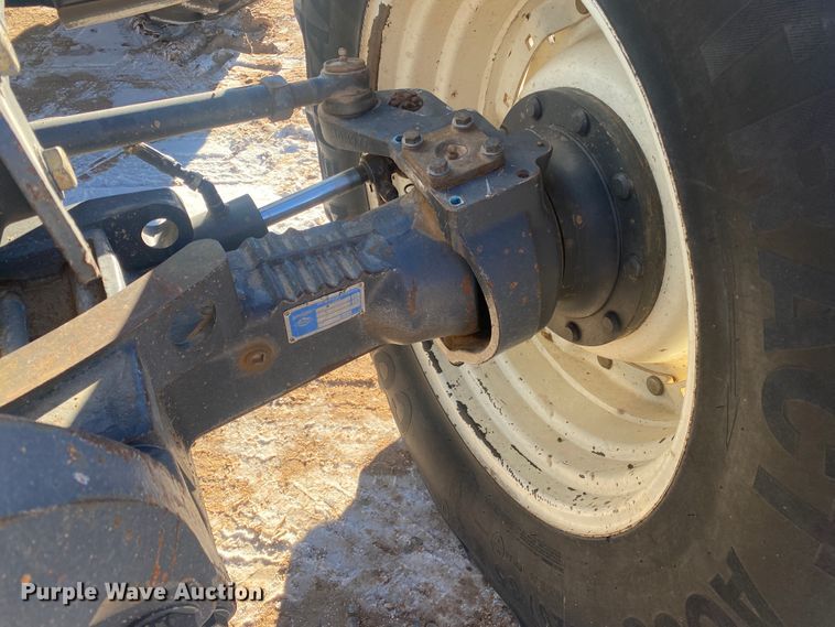 image for item DL1335 1995 Ford 8770  MFWD tractor