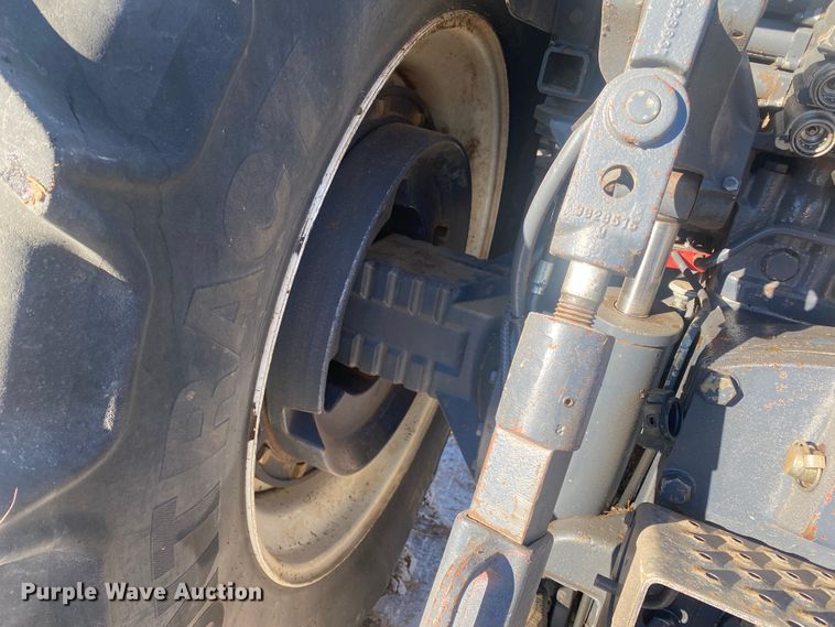 image for item DL1335 1995 Ford 8770  MFWD tractor