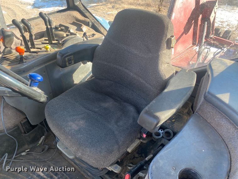 image for item DL1335 1995 Ford 8770  MFWD tractor