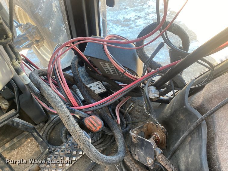 image for item DL1335 1995 Ford 8770  MFWD tractor