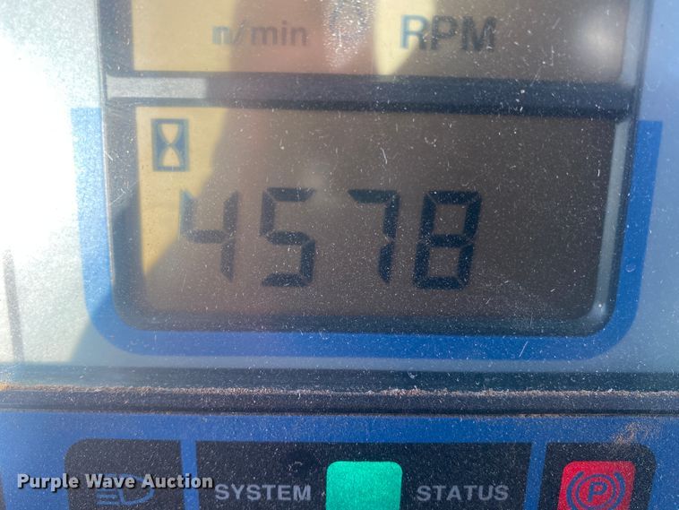 image for item DL1335 1995 Ford 8770  MFWD tractor