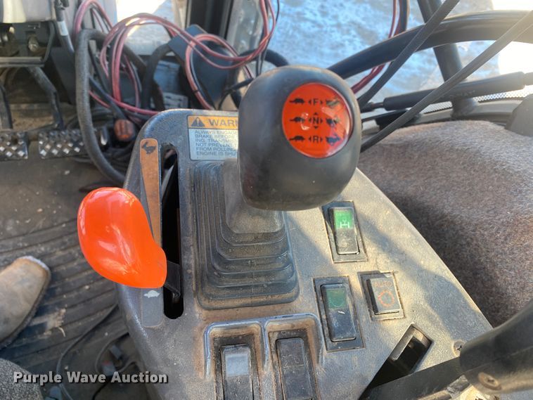 image for item DL1335 1995 Ford 8770  MFWD tractor