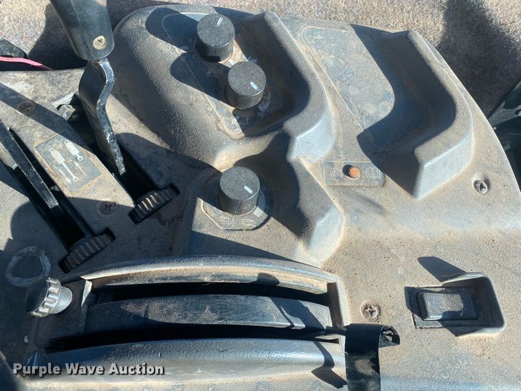 image for item DL1335 1995 Ford 8770  MFWD tractor