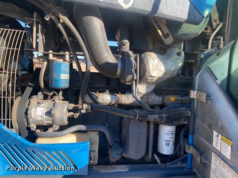 image for item DL1335 1995 Ford 8770  MFWD tractor