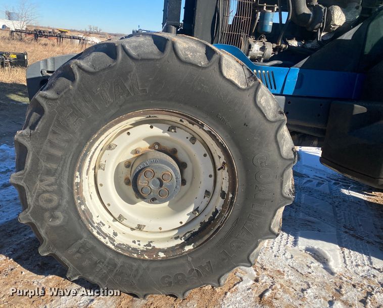 image for item DL1335 1995 Ford 8770  MFWD tractor