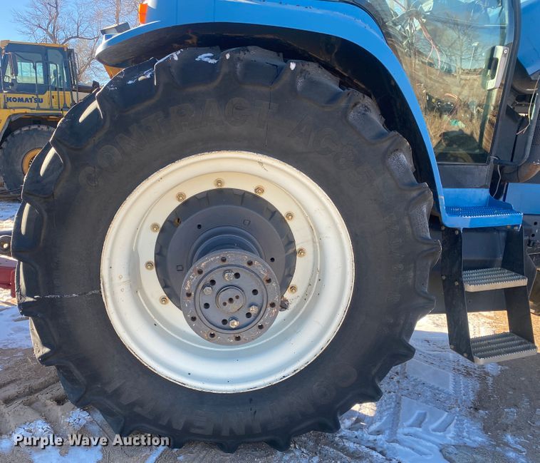 image for item DL1335 1995 Ford 8770  MFWD tractor