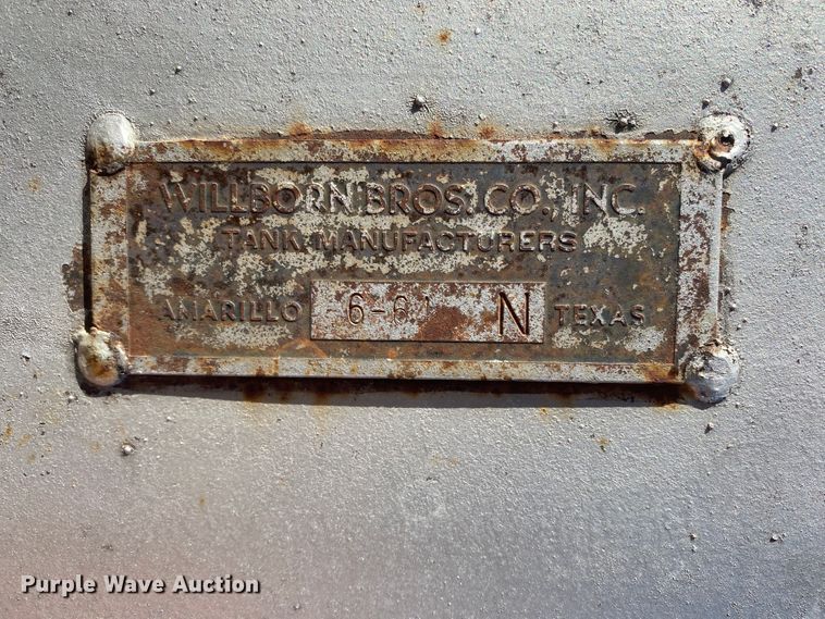 image for item DL1339 (2) fuel tanks