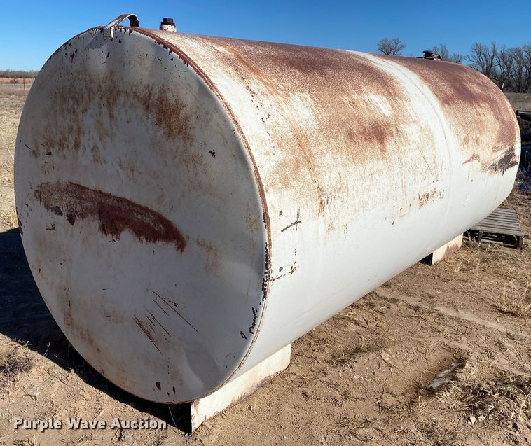 image for item DL1339 (2) fuel tanks