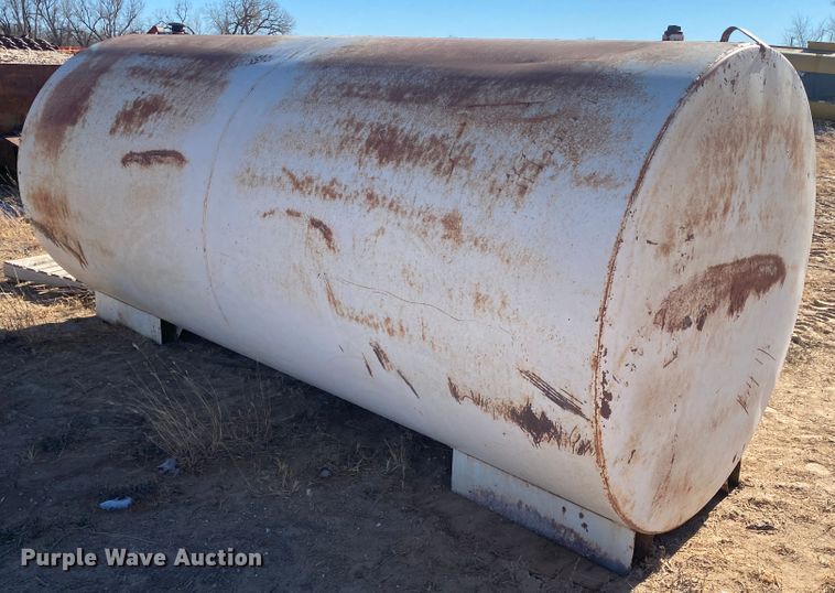 image for item DL1339 (2) fuel tanks