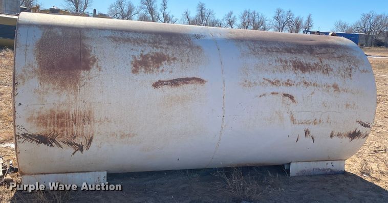 image for item DL1339 (2) fuel tanks