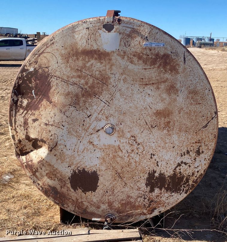 image for item DL1339 (2) fuel tanks