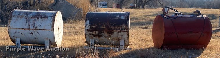 image for item DL1340 (3) fuel tanks