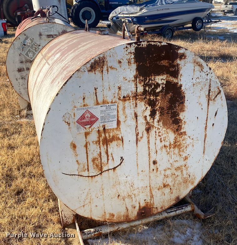 image for item DL1340 (3) fuel tanks