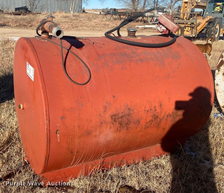 image for item DL1340 (3) fuel tanks