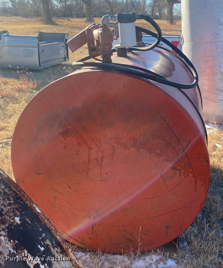 image for item DL1340 (3) fuel tanks