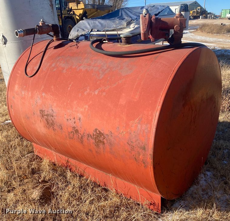 image for item DL1340 (3) fuel tanks