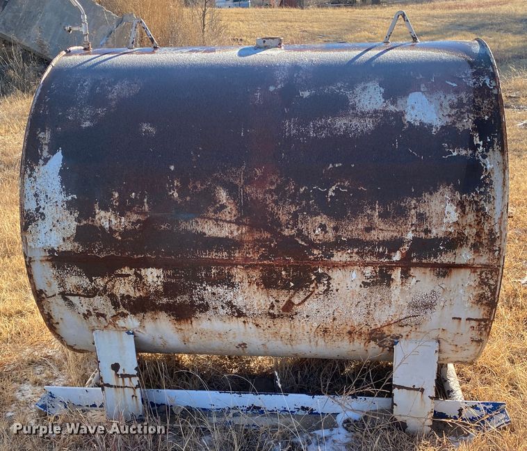 image for item DL1340 (3) fuel tanks