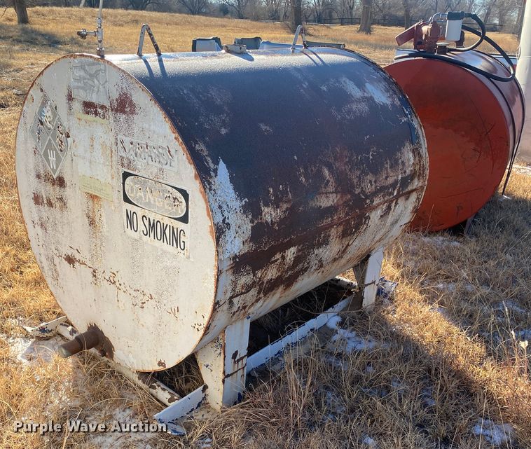 image for item DL1340 (3) fuel tanks