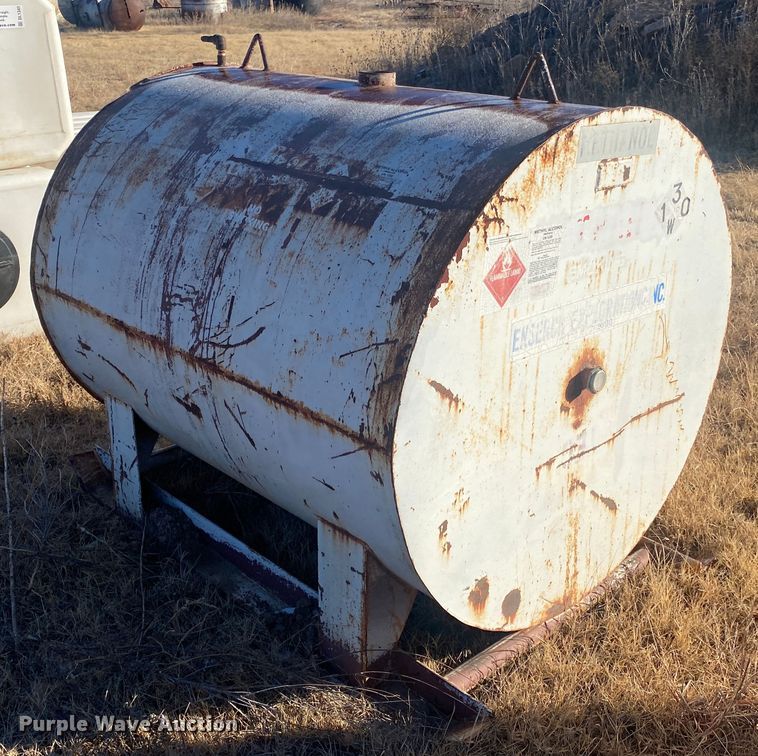 image for item DL1340 (3) fuel tanks
